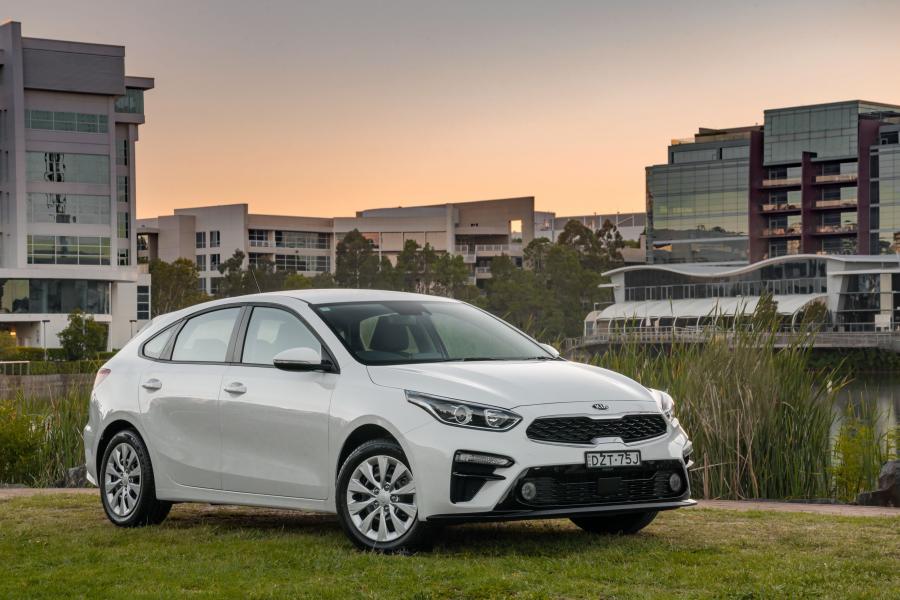  Kia Cerato Hatch 2.0 Si 2019 года  (фото 3 из 5)
